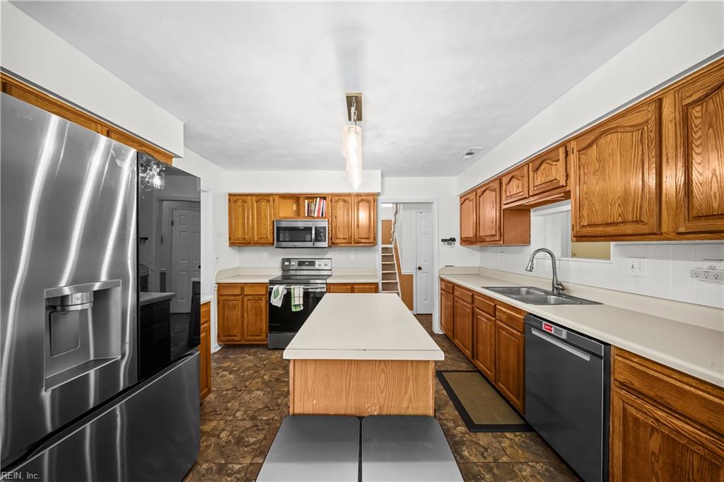 1489 Round Hill Dr Property Photo 10