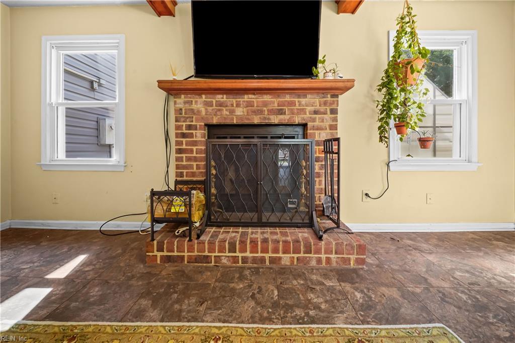 1489 Round Hill Dr Property Photo 14