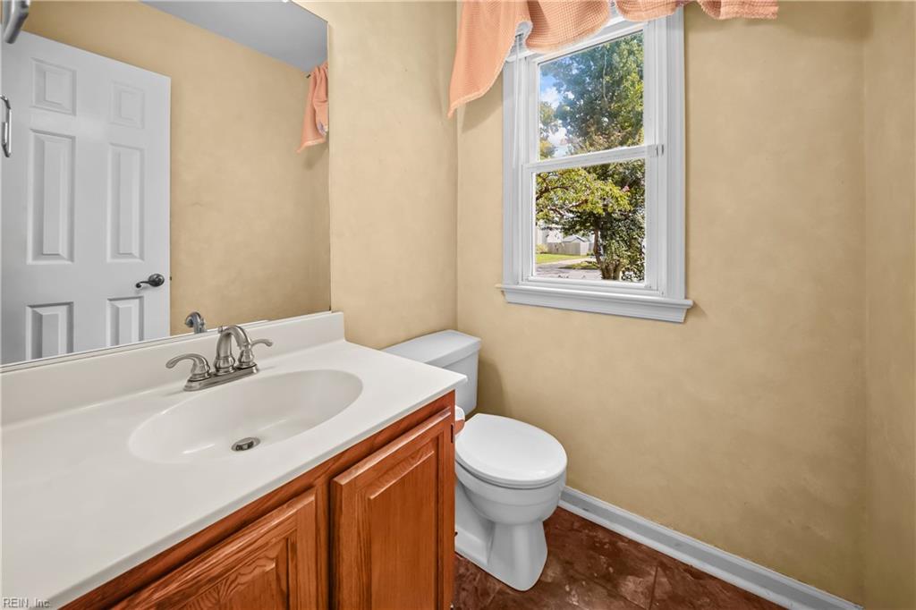 1489 Round Hill Dr Property Photo 15