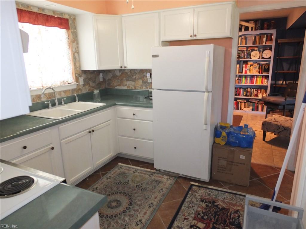 924 Woodhue Ct Property Photo 7