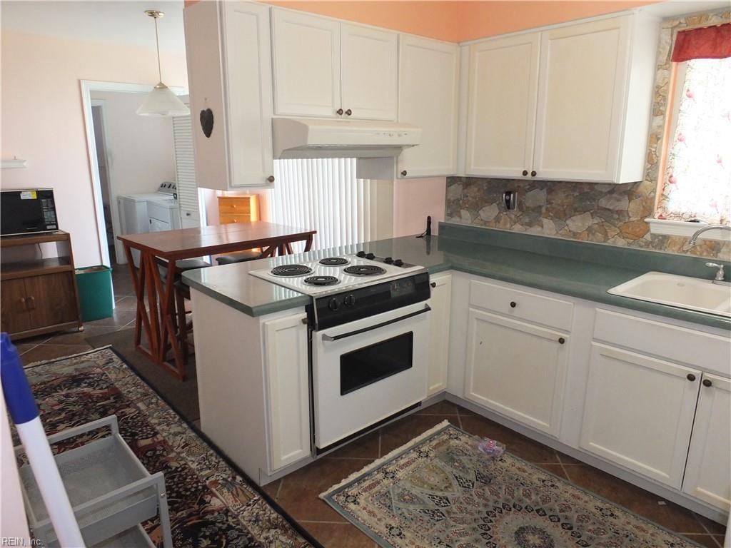 924 Woodhue Ct Property Photo 8