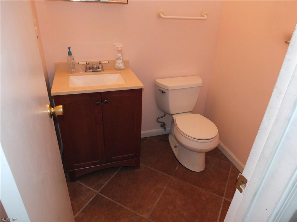 924 Woodhue Ct Property Photo 10