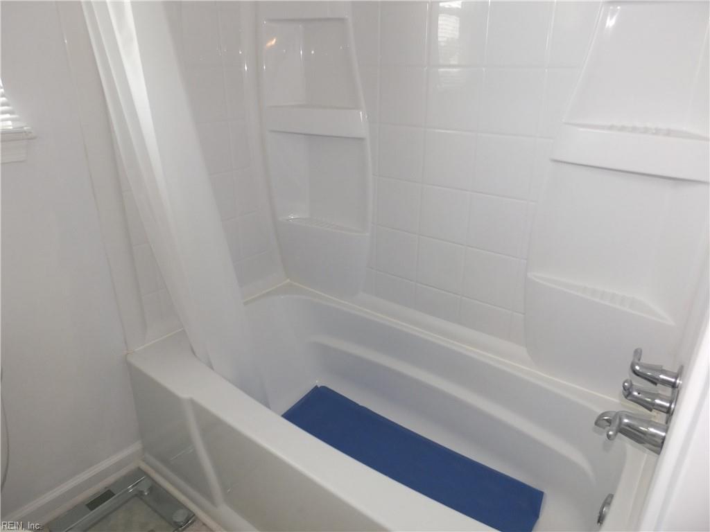 924 Woodhue Ct Property Photo 12