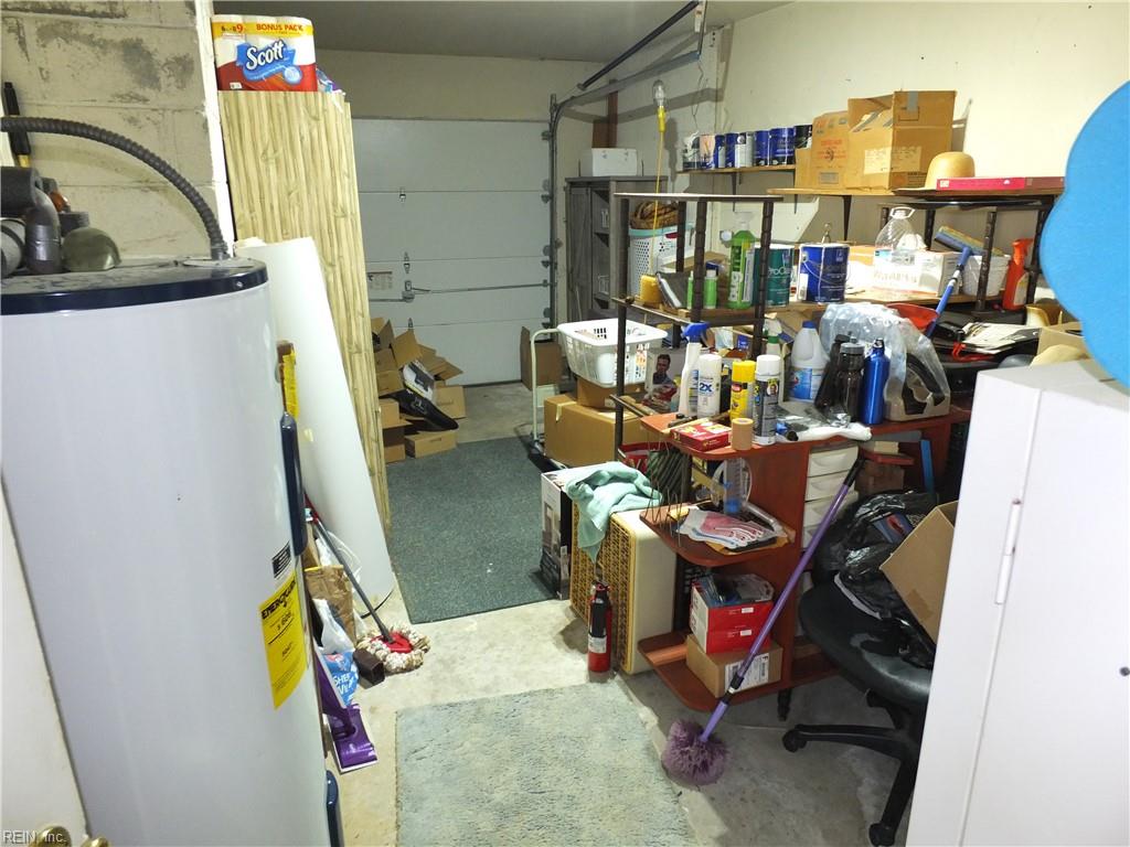 924 Woodhue Ct Property Photo 18