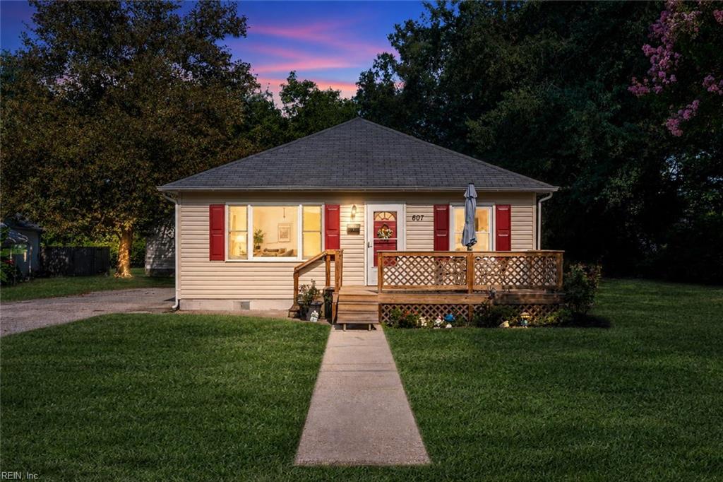 607 Warwickshire Ct Property Photo 1