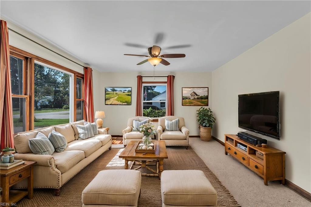 607 Warwickshire Ct Property Photo 3