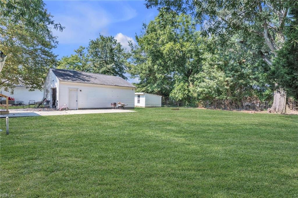607 Warwickshire Ct Property Photo 6
