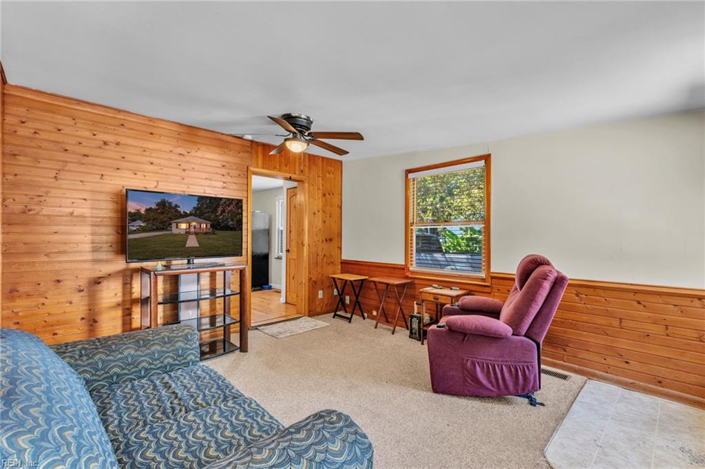 607 Warwickshire Ct Property Photo 17