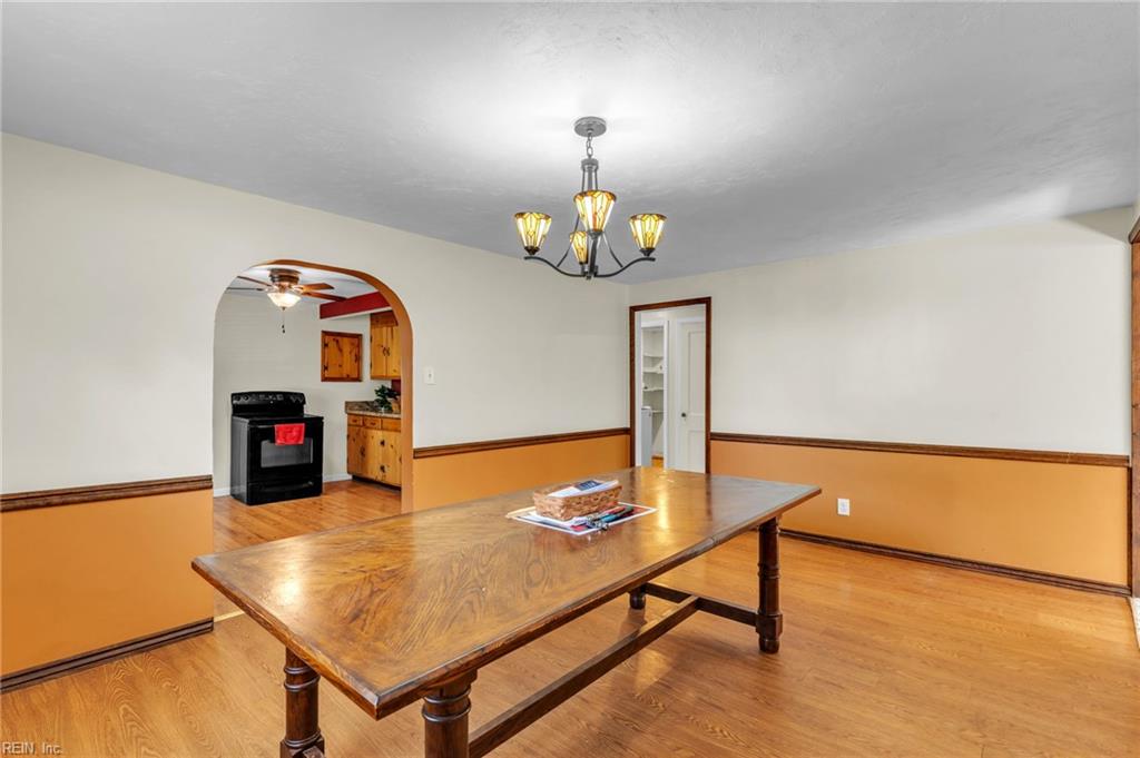 607 Warwickshire Ct Property Photo 21