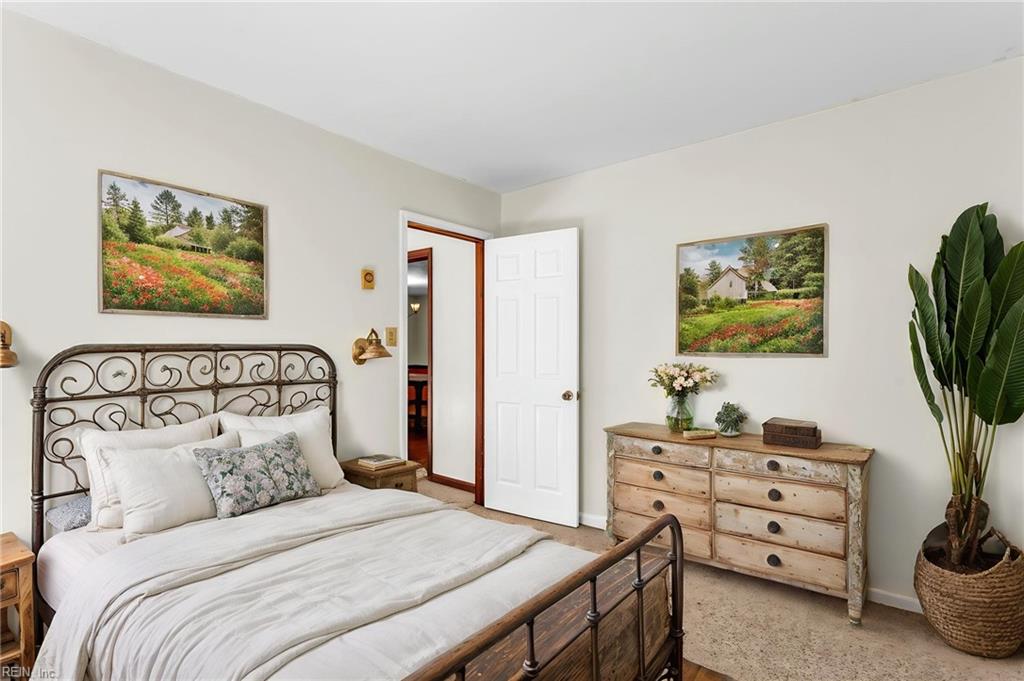 607 Warwickshire Ct Property Photo 23