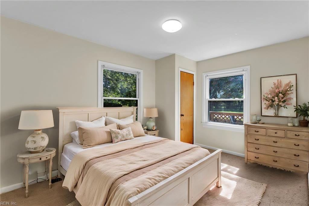 607 Warwickshire Ct Property Photo 24