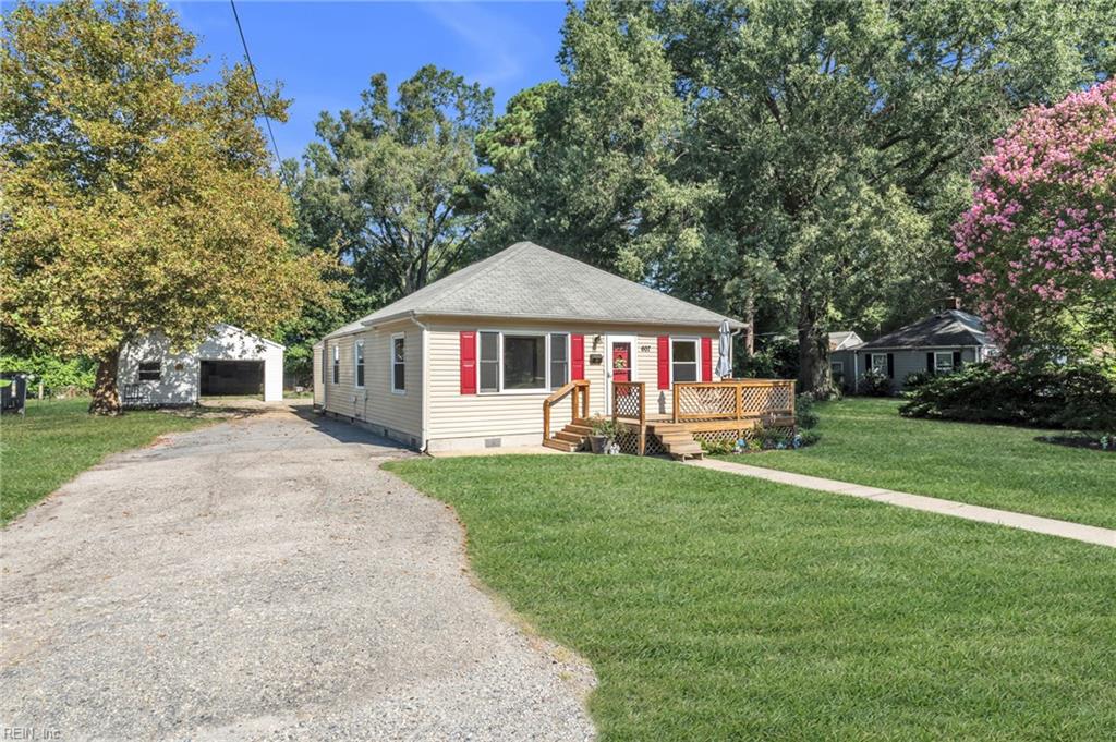 607 Warwickshire Ct Property Photo 34