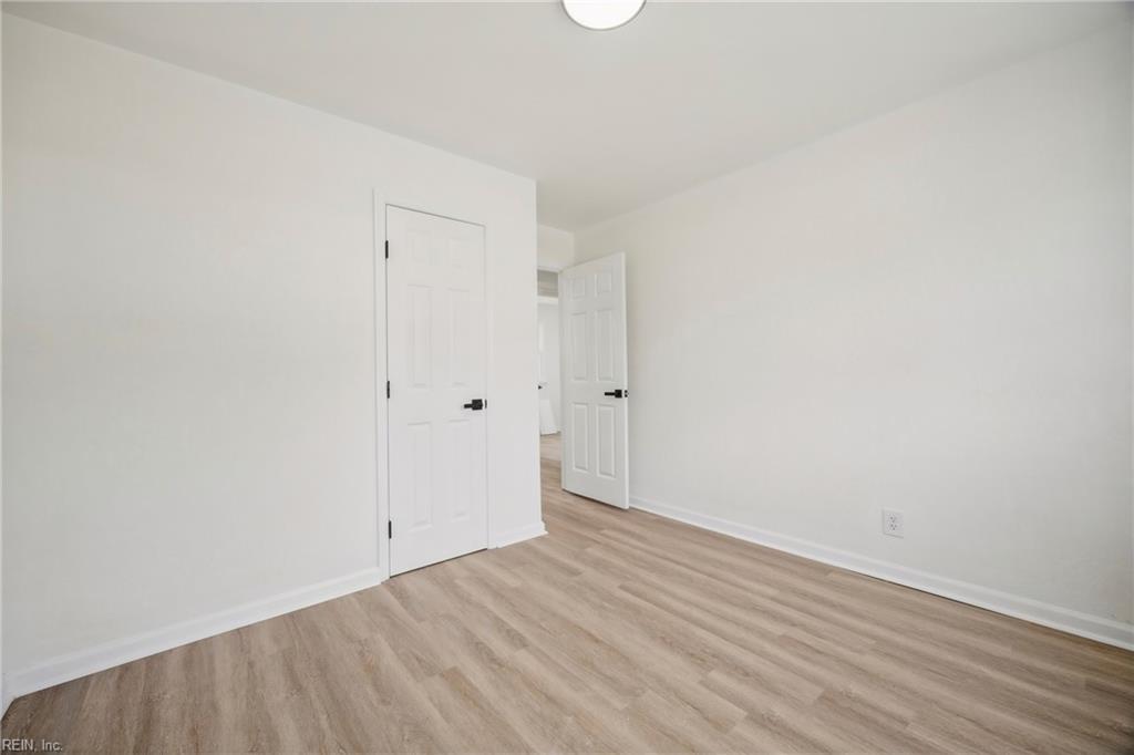 1003 Warfield Dr Property Photo 11