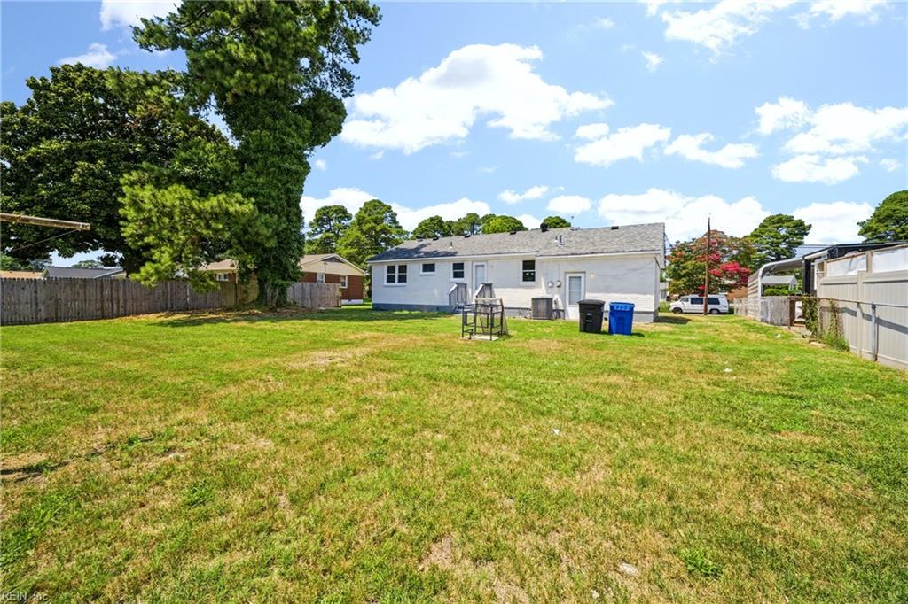 1003 Warfield Dr Property Photo 20