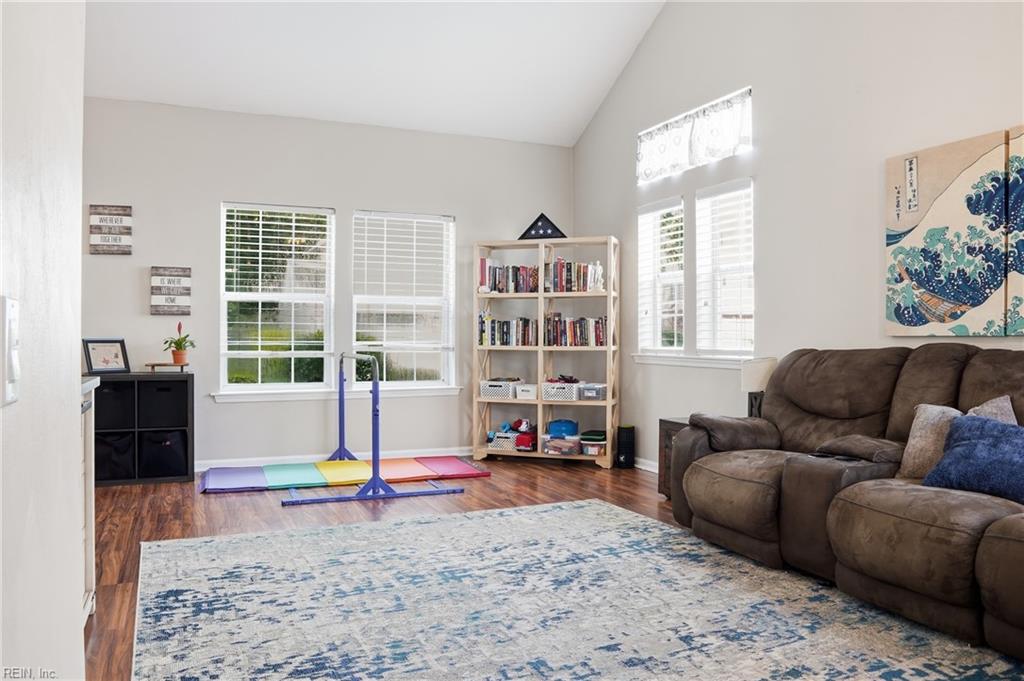2412 Timber Mist Property Photo 8