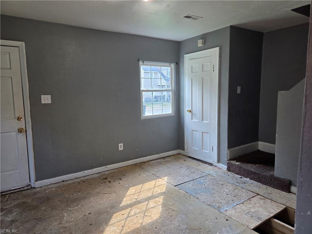 7 Barney Pl Property Photo 6