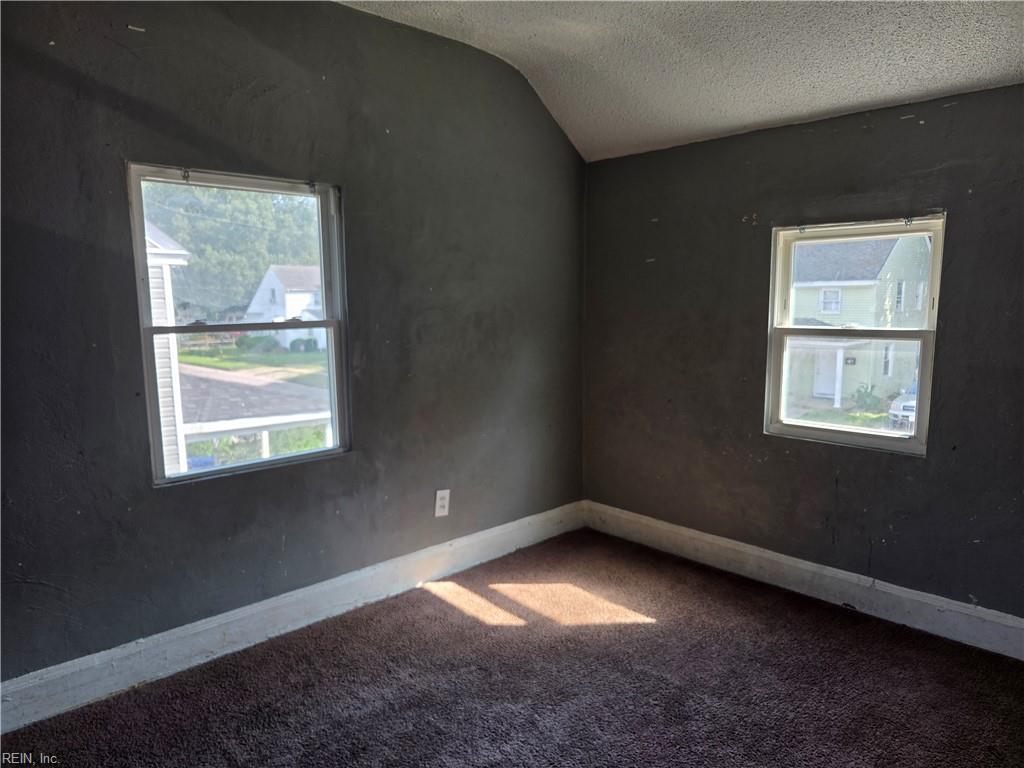 7 Barney Pl Property Photo 11