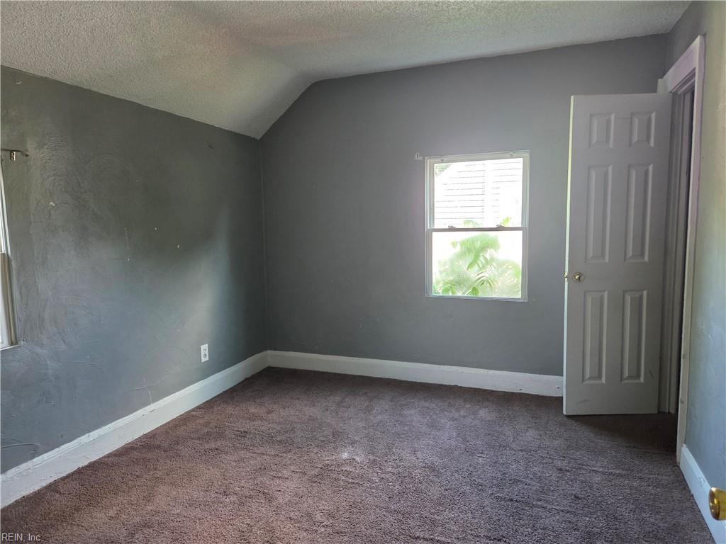 7 Barney Pl Property Photo 13