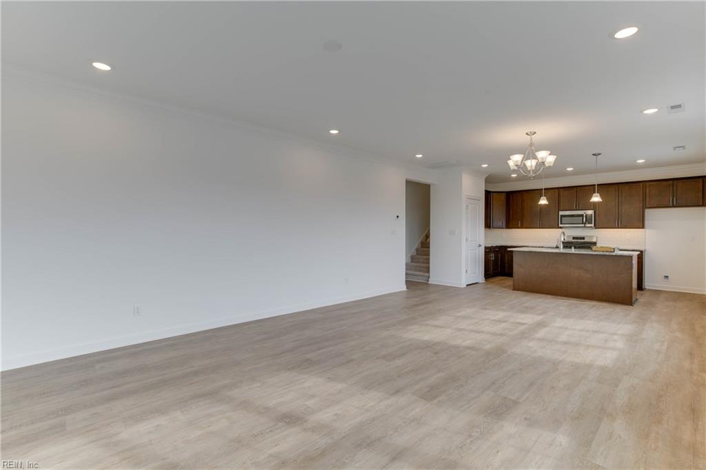 Mm Carter (5 Bed) Property Photo 6