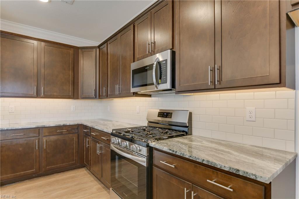 Mm Carter (5 Bed) Property Photo 11