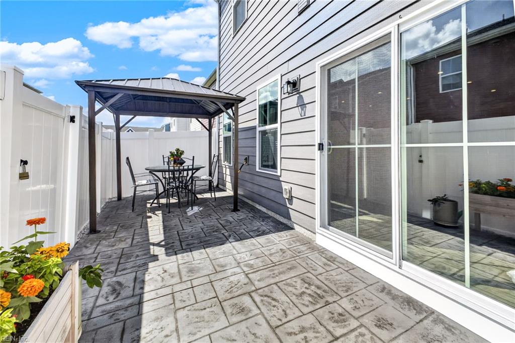 1621 Songbird Ln Property Photo 28