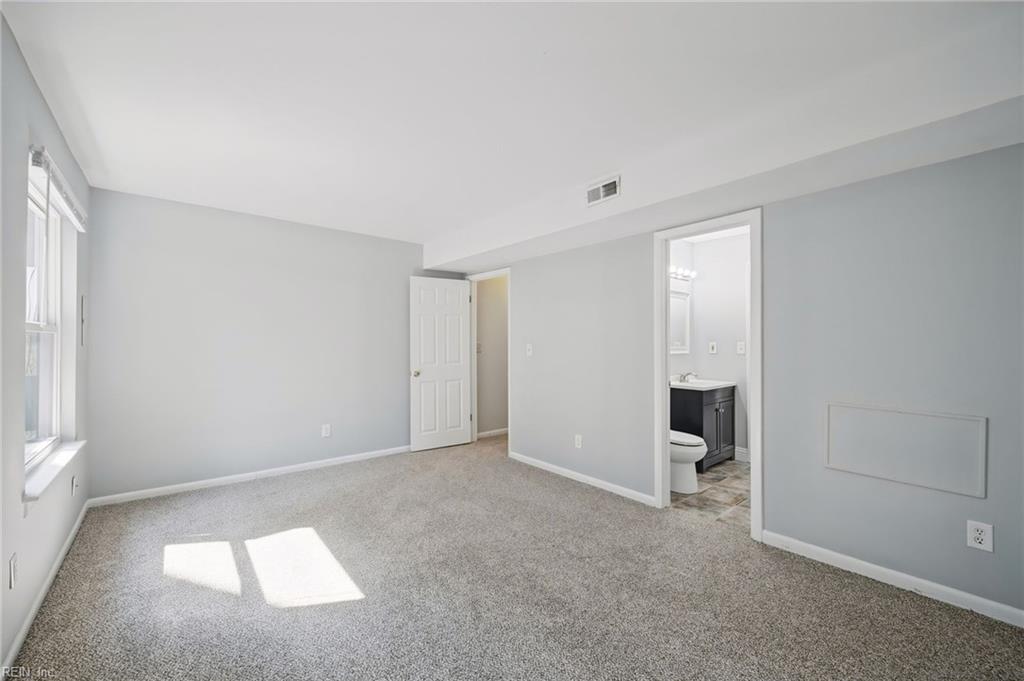 9510 13th Bay St Property Photo 13