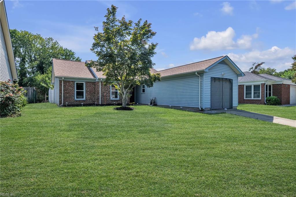 5445 Heatherton Ct Property Photo 3