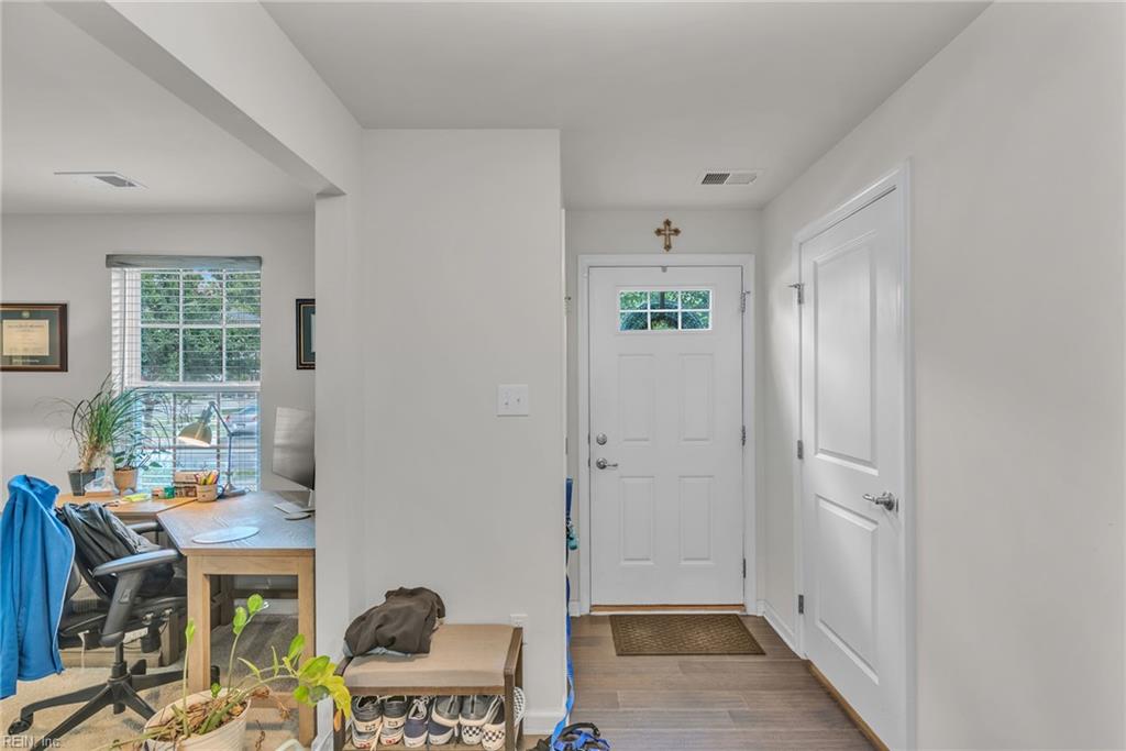 109 Hite Park Property Photo 8