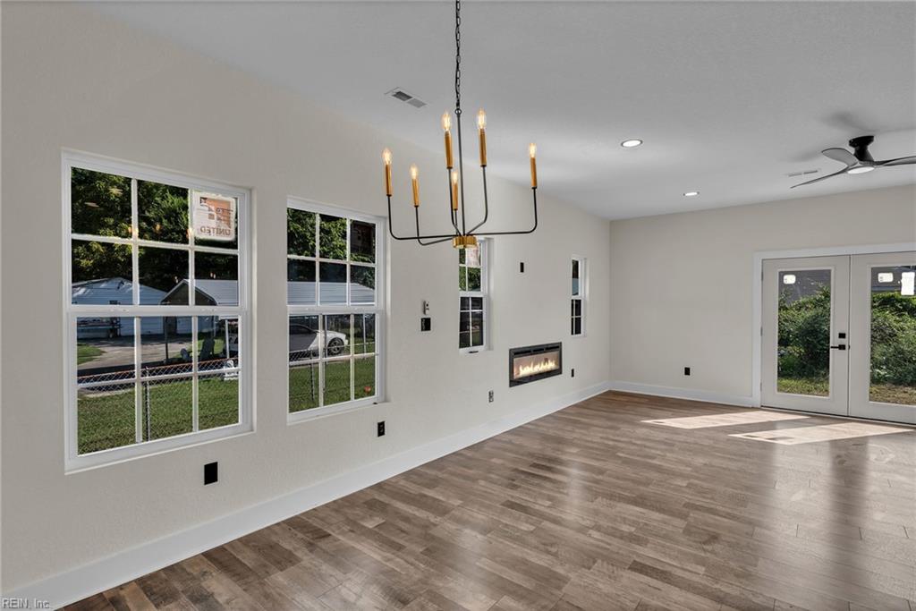 402 Bullock St Property Photo 7