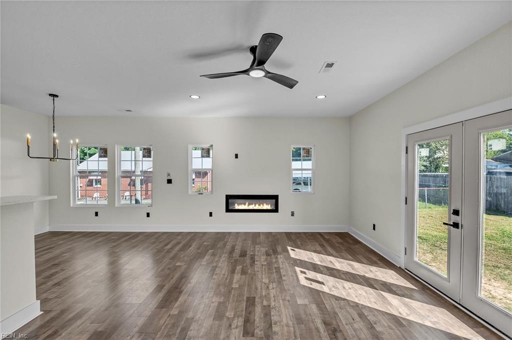 402 Bullock St Property Photo 12