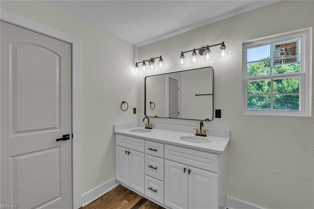 402 Bullock St Property Photo 25