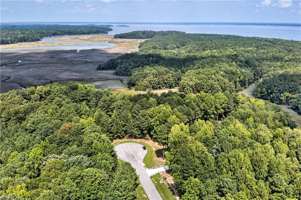 1201 Creekway Dr Property Photo 8