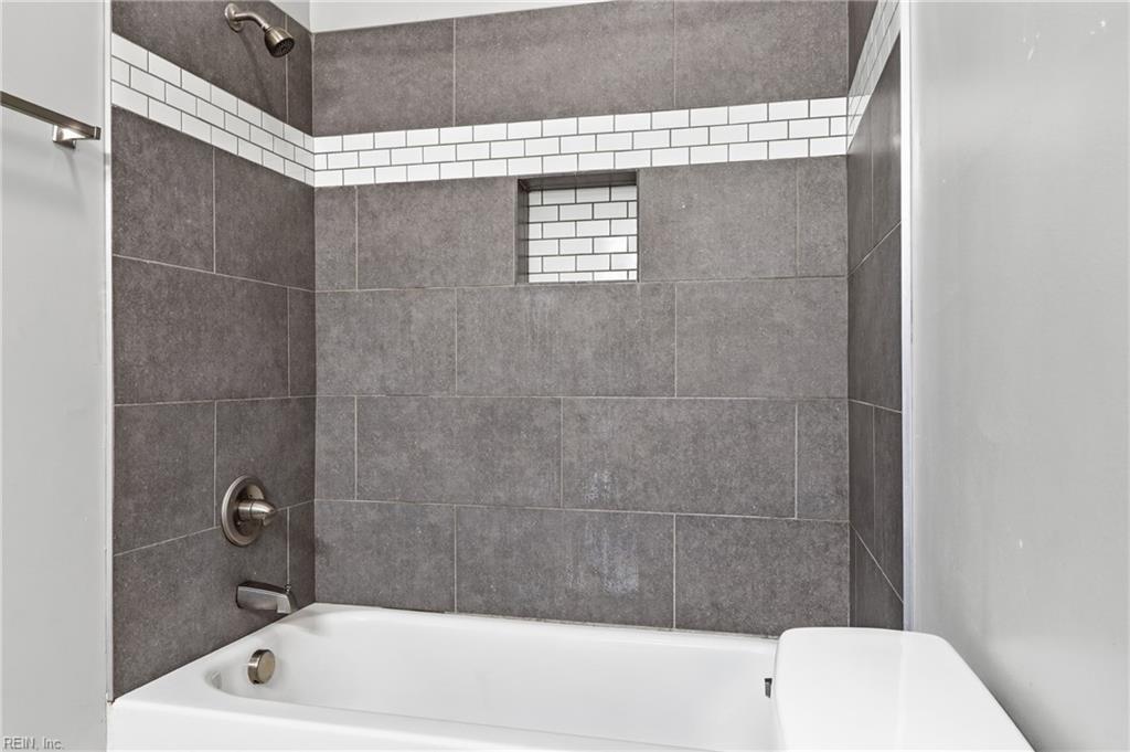 4950 Cypress Point Cir Property Photo 13