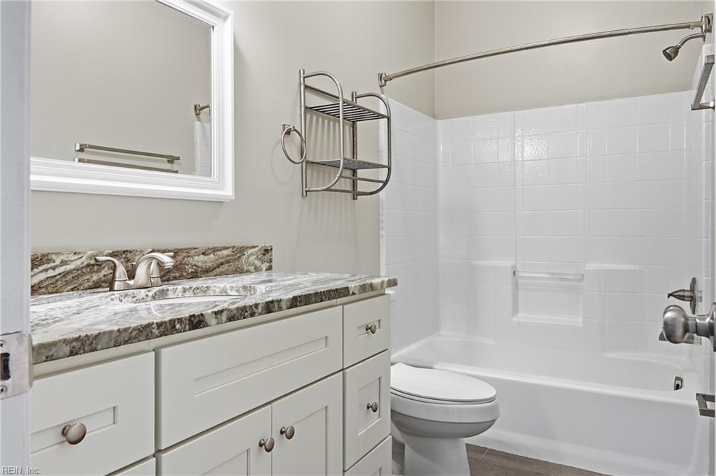 4950 Cypress Point Cir Property Photo 17