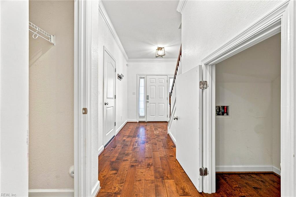1117 Winsford Ln Property Photo 13