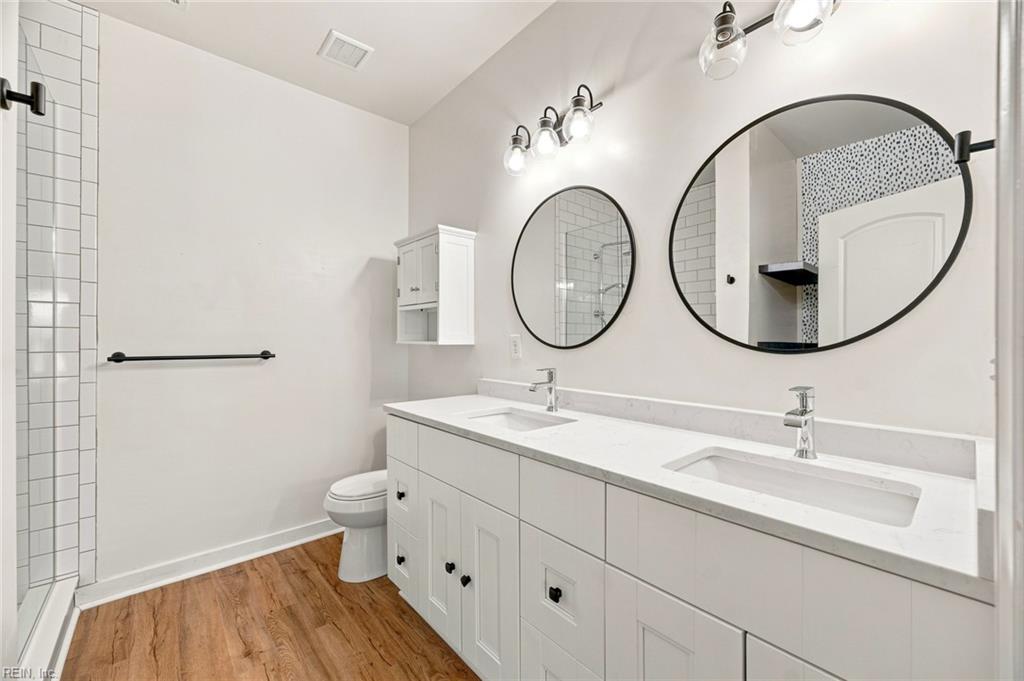 1117 Winsford Ln Property Photo 19