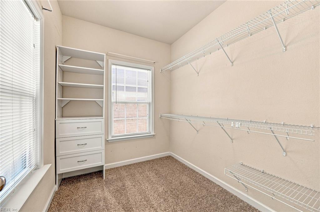 1117 Winsford Ln Property Photo 21