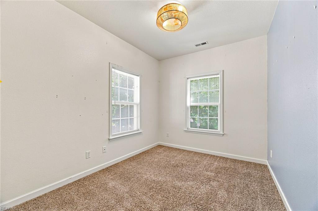 1117 Winsford Ln Property Photo 24