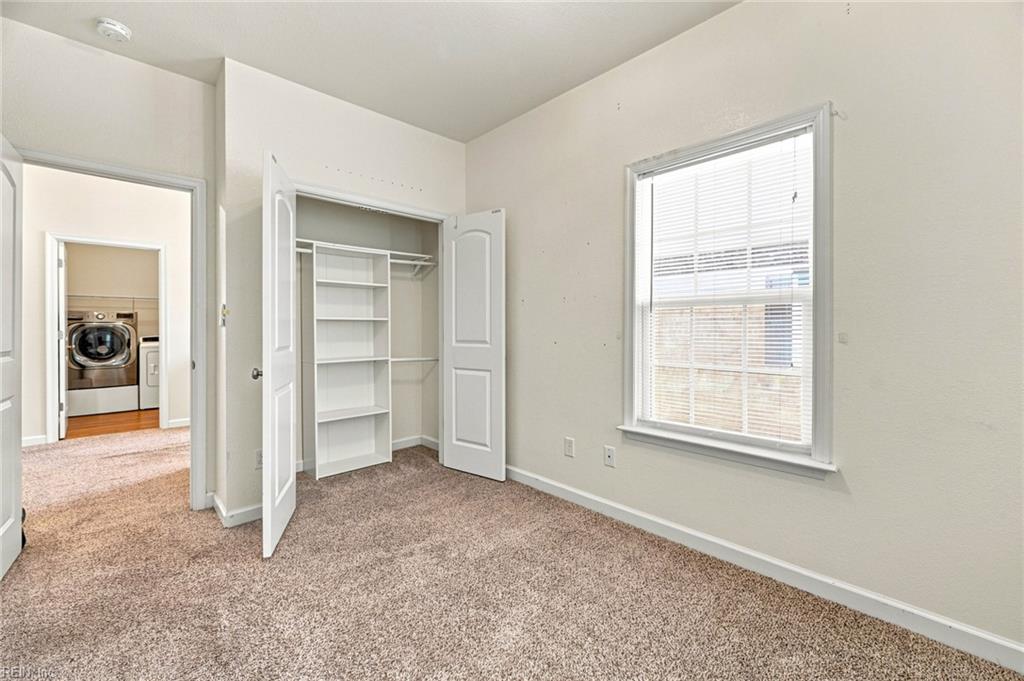 1117 Winsford Ln Property Photo 25
