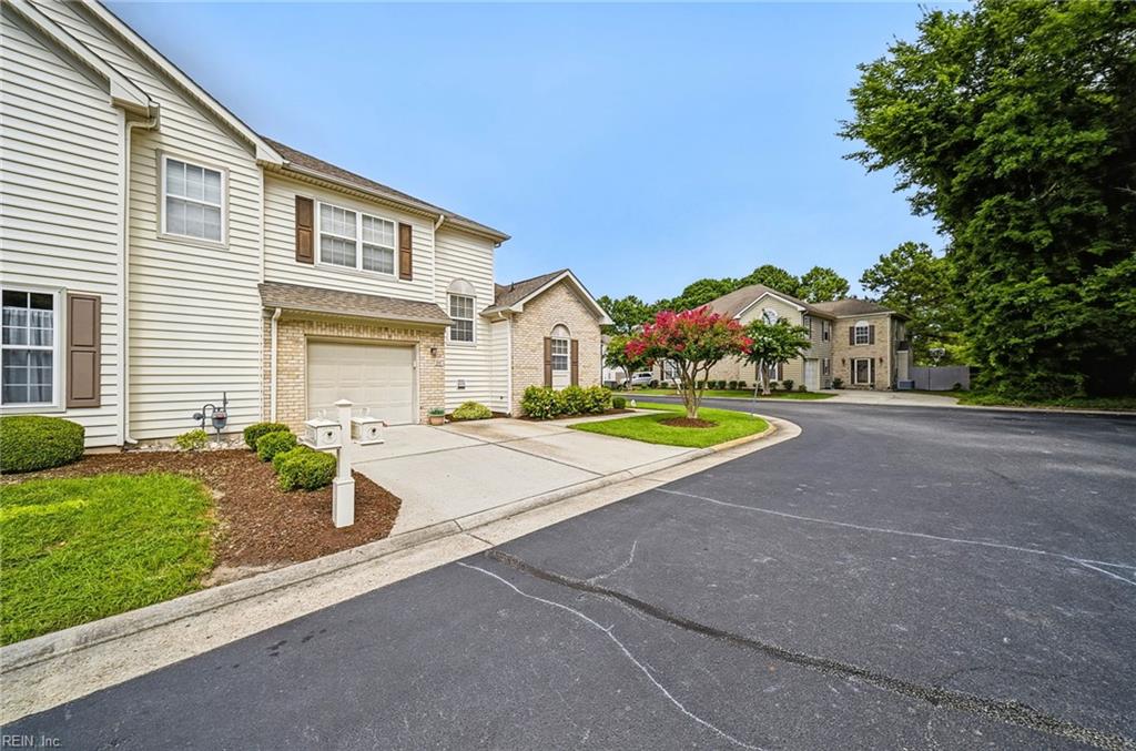 1717 Springs Edge Ct Property Photo 2