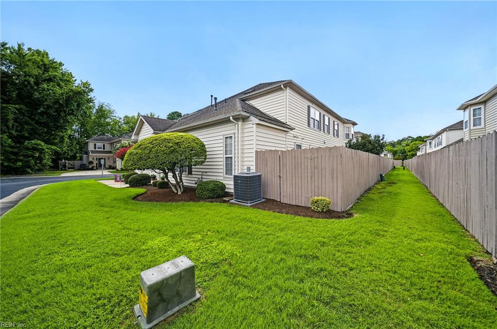 1717 Springs Edge Ct Property Photo 6