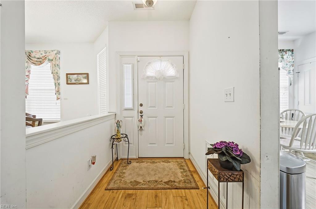 1717 Springs Edge Ct Property Photo 7