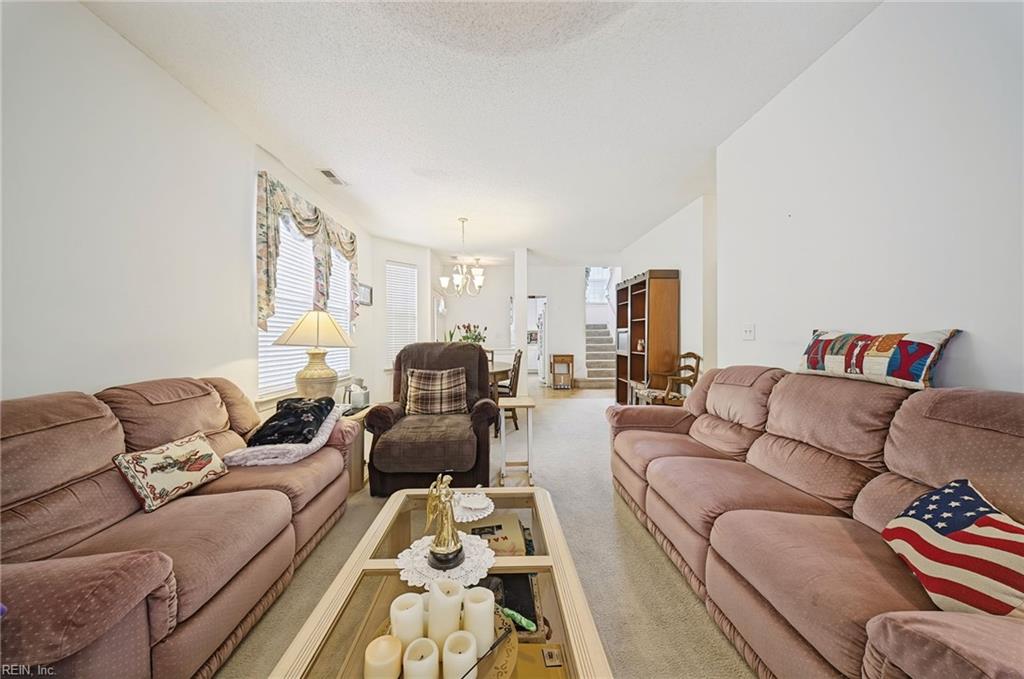 1717 Springs Edge Ct Property Photo 9