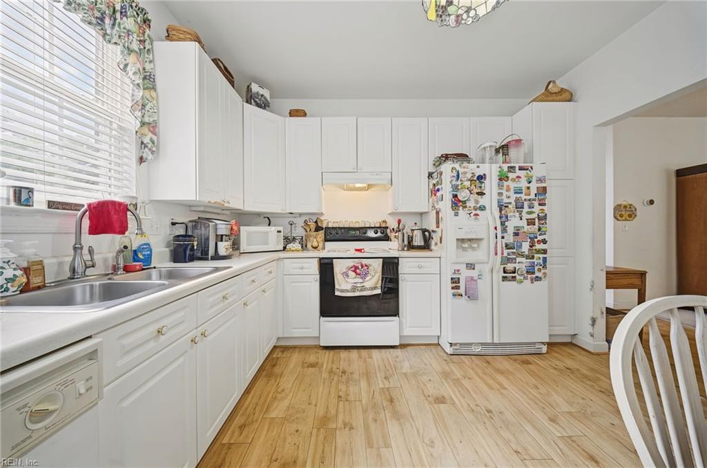 1717 Springs Edge Ct Property Photo 18