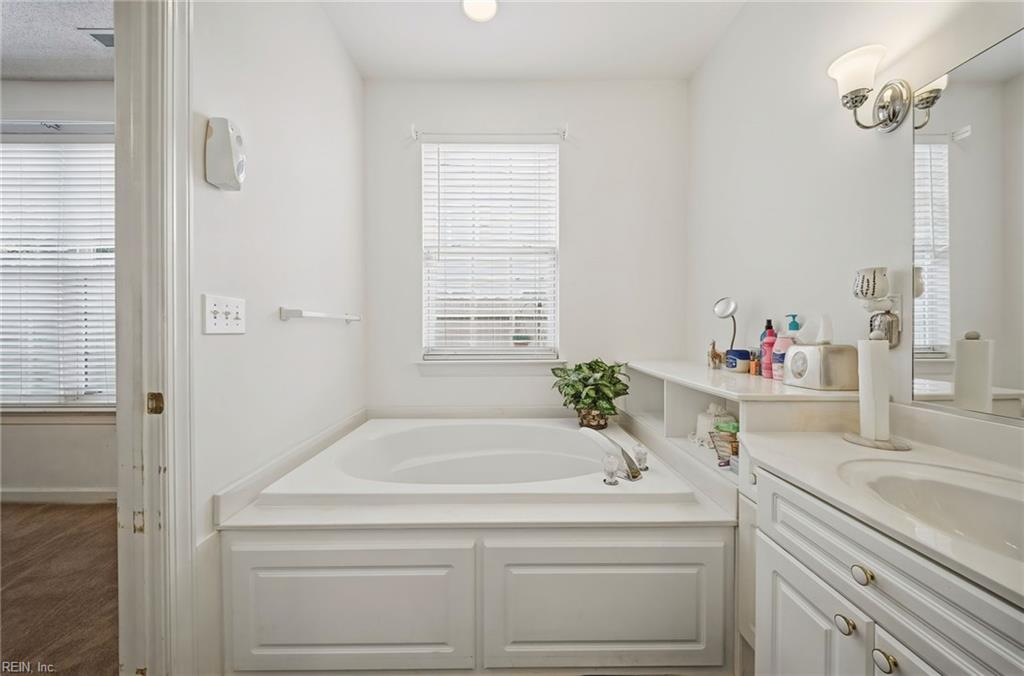 1717 Springs Edge Ct Property Photo 36