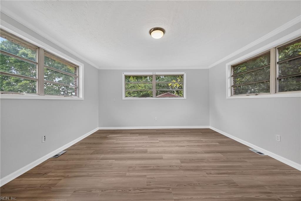 1535 Lyons Ave Property Photo 10