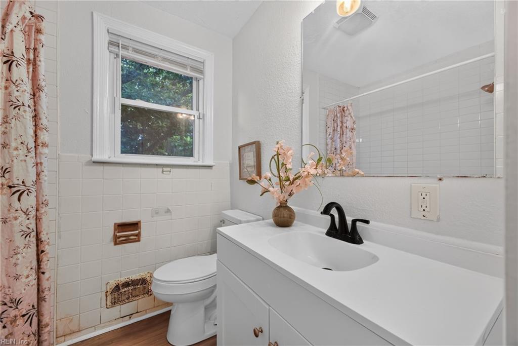 1535 Lyons Ave Property Photo 12