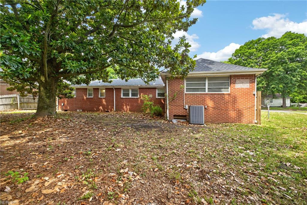1535 Lyons Ave Property Photo 21
