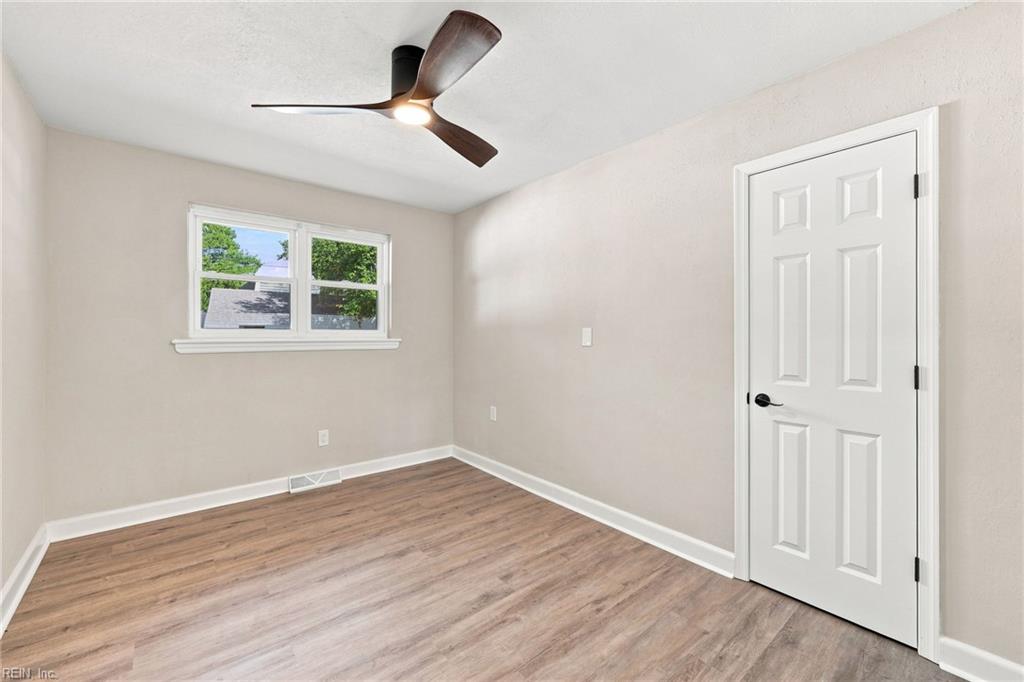 9525 Willow Ter Property Photo 34