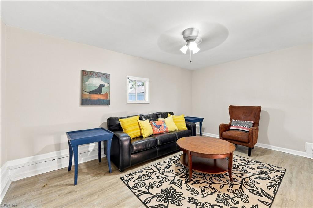 9525 Willow Ter Property Photo 43